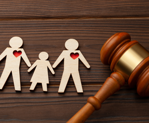 Madre capace solo di rimproverare i figli: legittima l’adottabilità